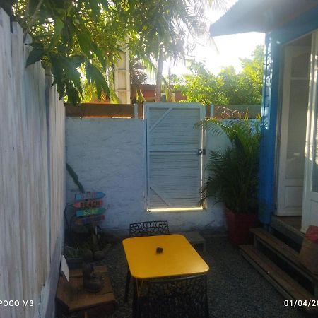 Bungalow Bleu L'Etang-Sale Ngoại thất bức ảnh
