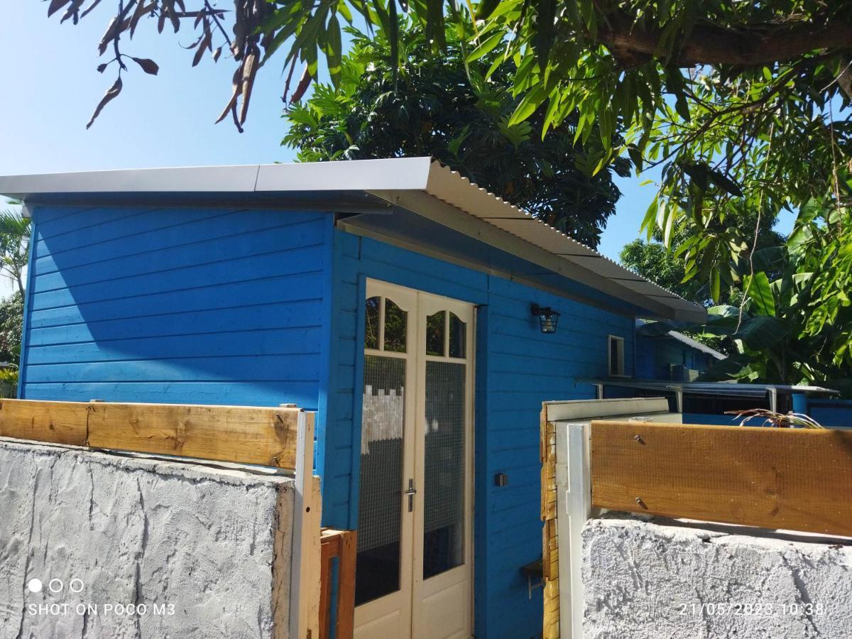 Bungalow Bleu L'Etang-Sale Ngoại thất bức ảnh